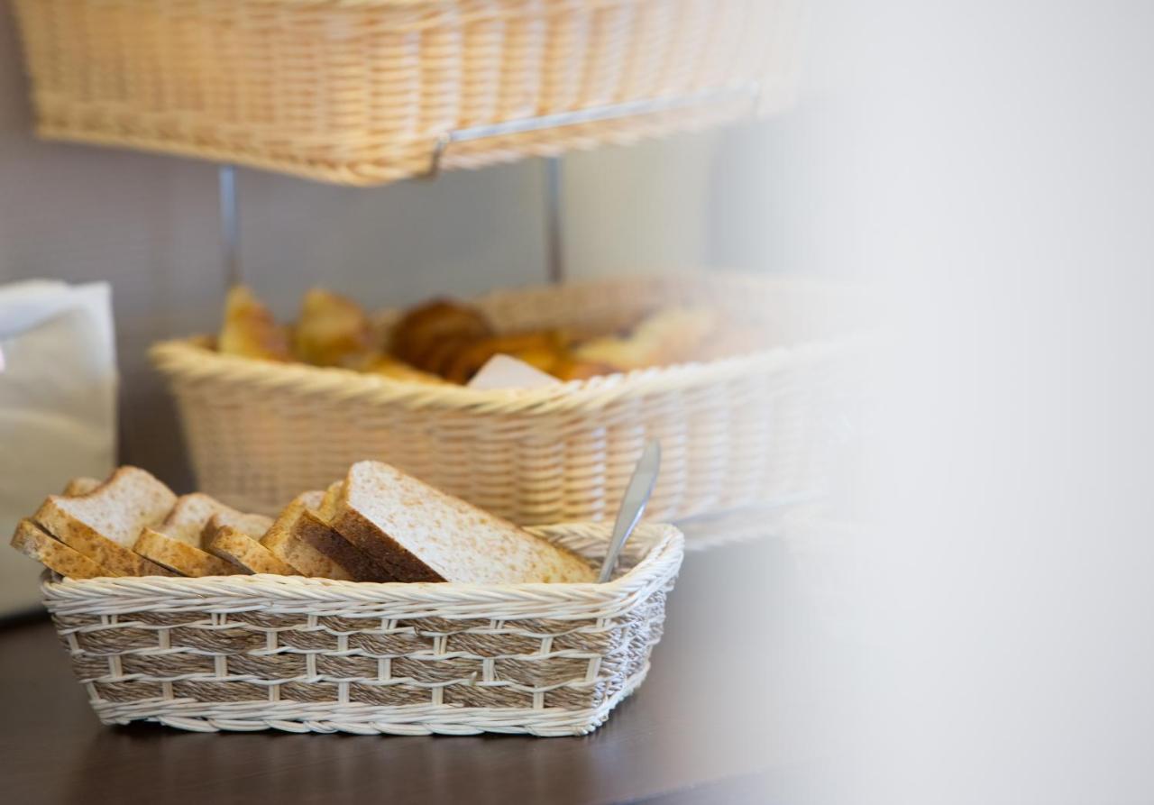All Suites Appart Hotel Massy Palaiseau Bagian luar foto